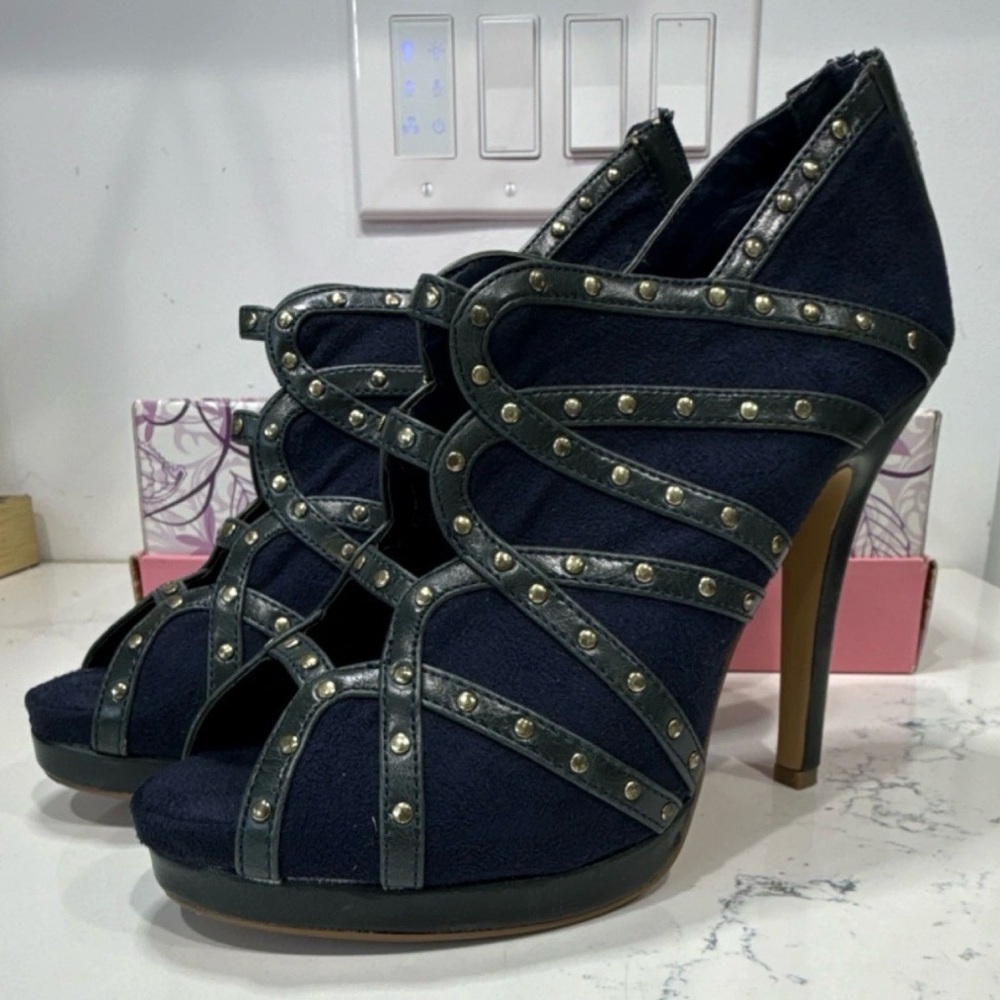 ShoeDazzle 4" Navy Black Studded Strappy Stiletto Heels Zipper Peep Toe Sz 6